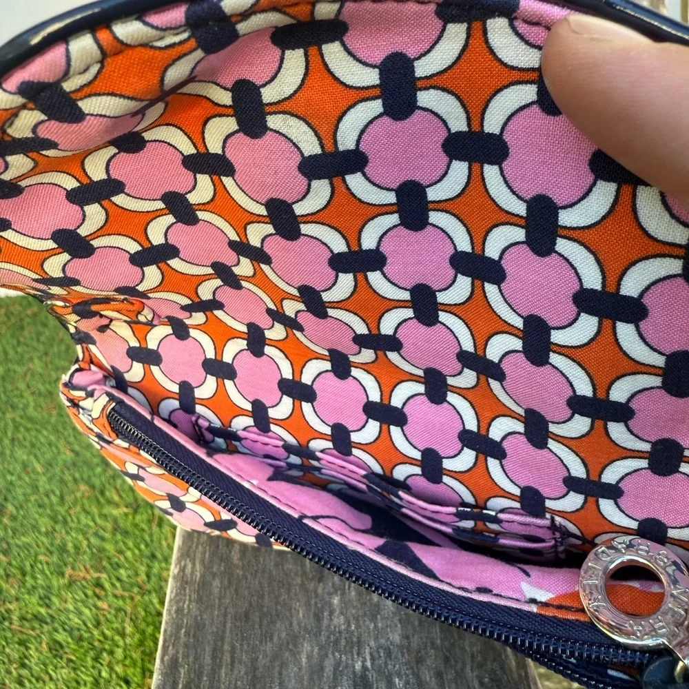 VERA BRADLEY Gerber Daisy Pink Navy Blue Quilted Wallet Wristlet Clutch Passport
